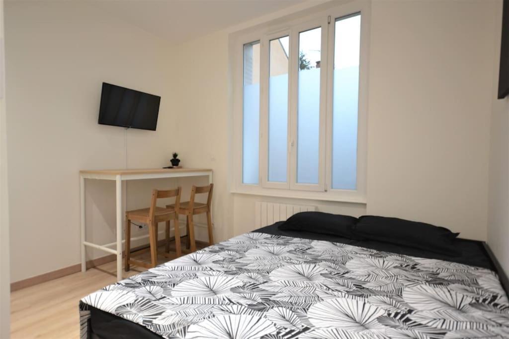 Studio En Residence Privee A Villeurbanne Buitenkant foto