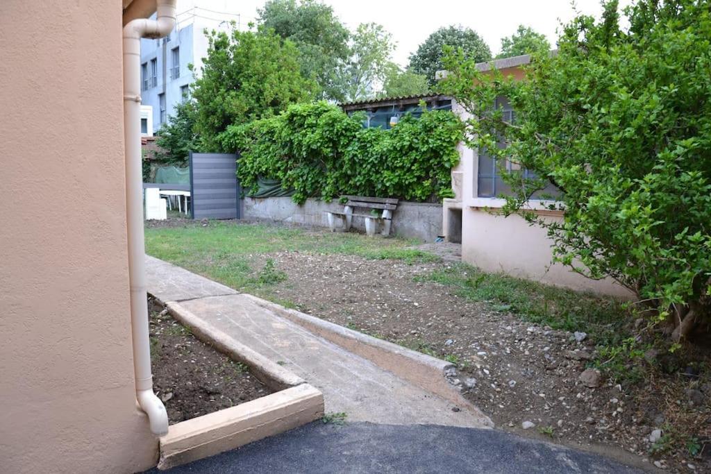 Studio En Residence Privee A Villeurbanne Buitenkant foto